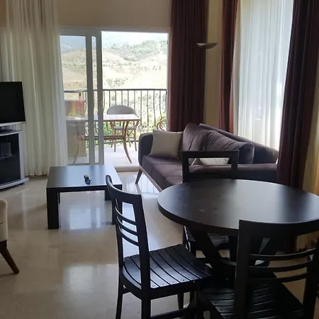 Goldcity 2 Bedroom 公寓式酒店 阿拉尼亚